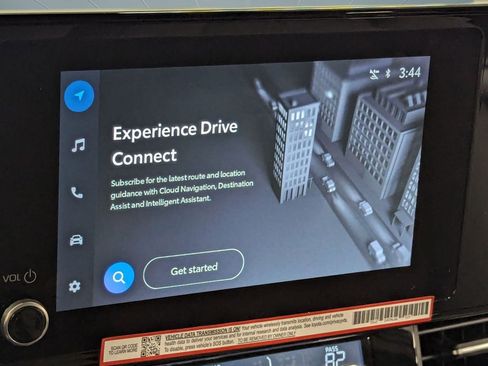 Used 2025 Toyota Sienna LE image 24