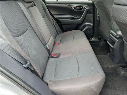 Used 2020 Toyota RAV4 LE image 18