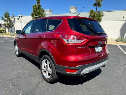 Used 2013 Ford Escape SE FWD image 3