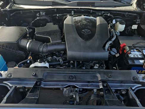 Used 2021 Toyota Tacoma TRD Sport image 17