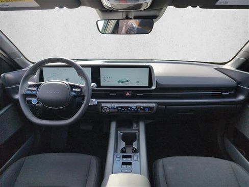 New 2025 Hyundai Ioniq 6 SE image 18