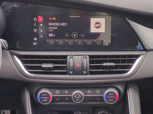 New 2025 Alfa Romeo Giulia w/ Driving Assist Package RWD image 16