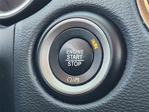 Used 2018 Dodge Durango GT image 29