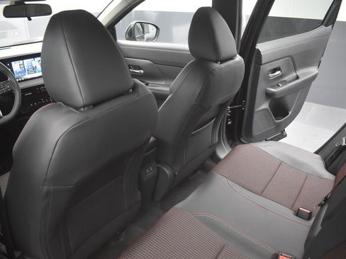 New 2026 Nissan Kicks SR FWD image 14