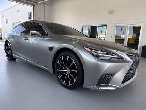 Used 2023 Lexus LS 500h AWD w/ Luxury Package image 8