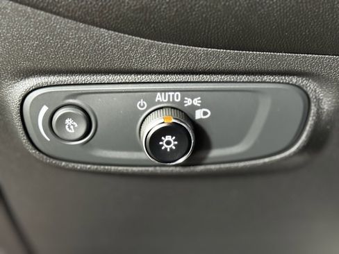 Used 2022 Chevrolet Equinox RS image 17