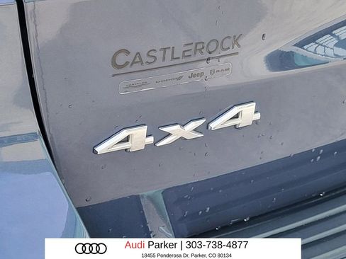 Used 2019 Jeep Grand Cherokee Overland AWD/4WD image 11