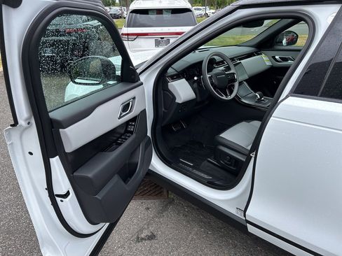 New 2026 Land Rover Range Rover Velar Dynamic SE image 10