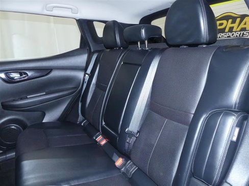 Used 2022 Nissan Rogue Sport SL image 17