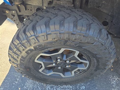 Used 2021 Jeep Gladiator Sport image 31