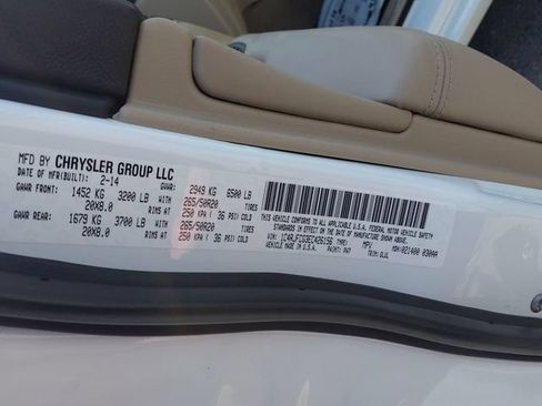 Used 2014 Jeep Grand Cherokee Overland AWD/4WD image 25