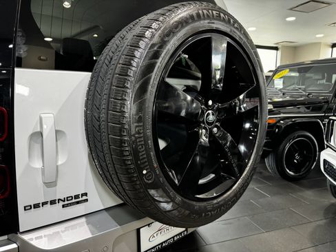 Used 2020 Land Rover Defender 110 HSE AWD/4WD image 53