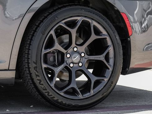 Used 2019 Chrysler 300 S RWD image 69