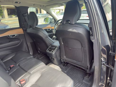 Certified 2022 Volvo XC90 T6 Momentum w/ Advanced Package image 30