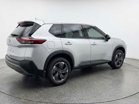 Used 2025 Nissan Rogue SV image 9