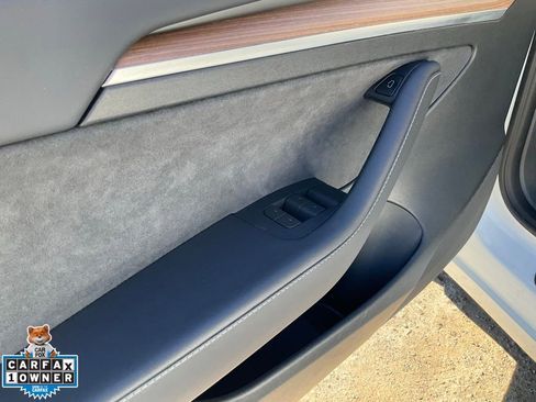 Used 2023 Tesla Model 3 Standard Range image 24