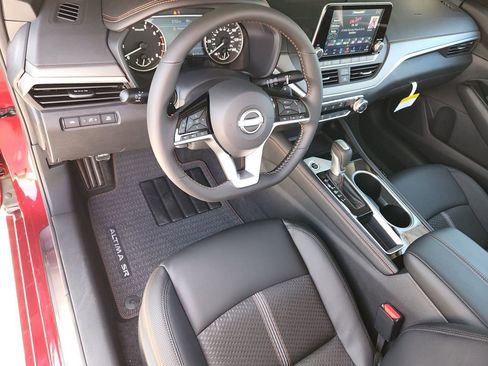 New 2025 Nissan Altima 2.5 SR image 30