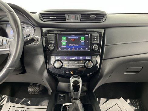 Used 2019 Nissan Rogue SV w/ Premium Package FWD image 21