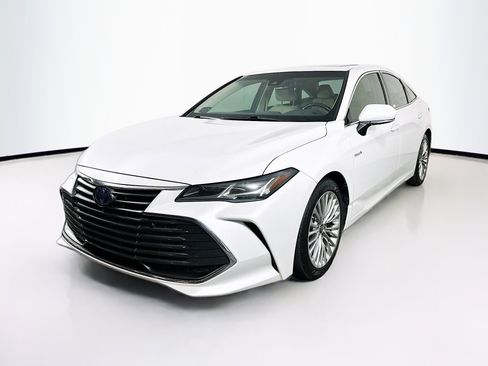 Used 2020 Toyota Avalon Limited w/ Advanced Safety Package FWD image 3