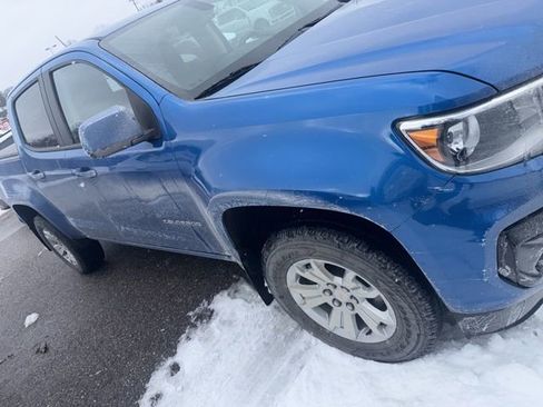 Used 2022 Chevrolet Colorado LT w/ LT Convenience Package image 2