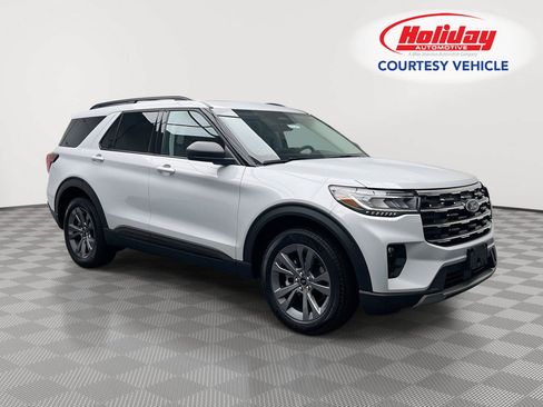 Used 2026 Ford Explorer Active w/ Active Comfort Package AWD/4WD image 1