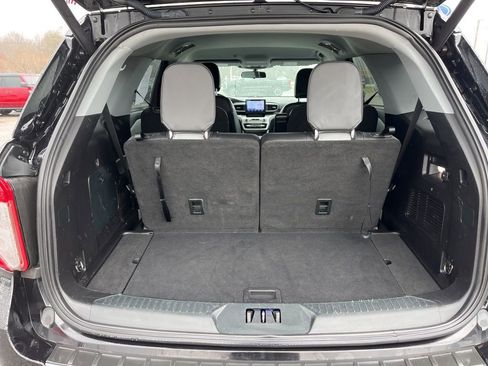 Used 2021 Ford Explorer XLT w/ Equipment Group 202A image 25