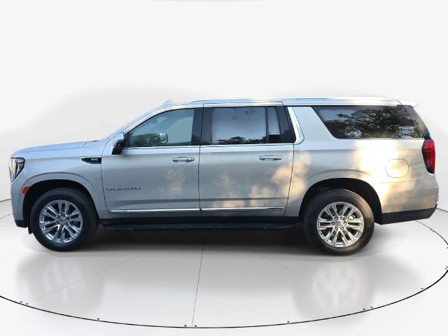 Used 2023 GMC Yukon XL SLT w/ SLT Luxury Package AWD/4WD image 9