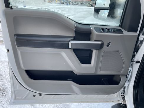 Certified 2022 Ford F250 XLT w/ Snow Plow Prep Package image 13