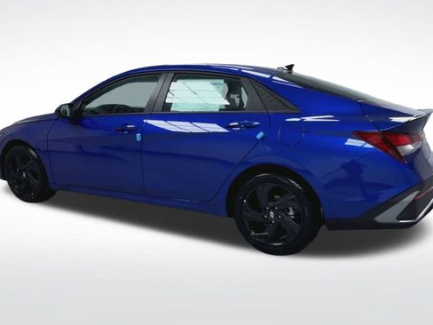 New 2026 Hyundai Elantra Sport FWD image 18