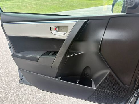 Used 2016 Toyota Corolla LE FWD image 18