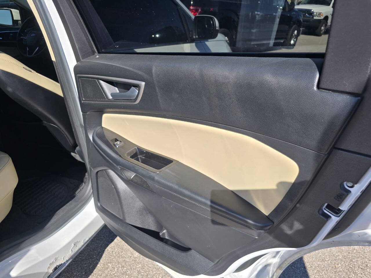 Used 2016 Ford Edge SEL w/ Equipment Group 201A AWD/4WD image 21