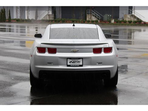 Used 2010 Chevrolet Camaro SS image 3