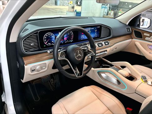 Used 2025 Mercedes-Benz GLE 350 4MATIC image 16