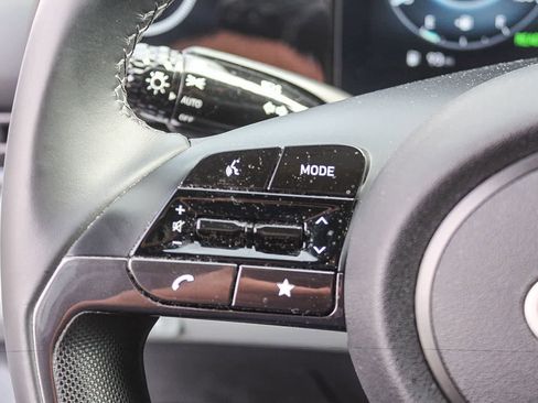 Used 2024 Hyundai Elantra Limited FWD image 31