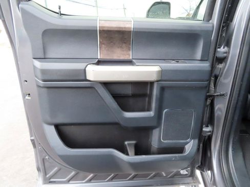 Used 2022 Ford F250 Lariat w/ Chrome Package image 45