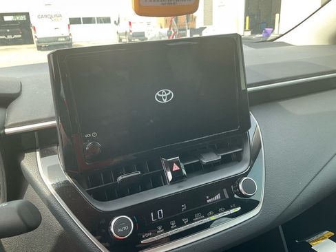Used 2025 Toyota Corolla LE FWD image 8