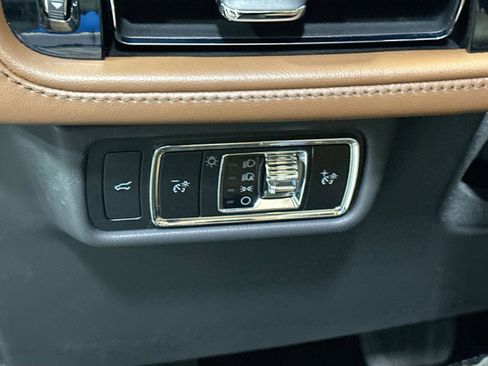 Used 2023 Lincoln Aviator Reserve w/ Elements Package Plus image 18