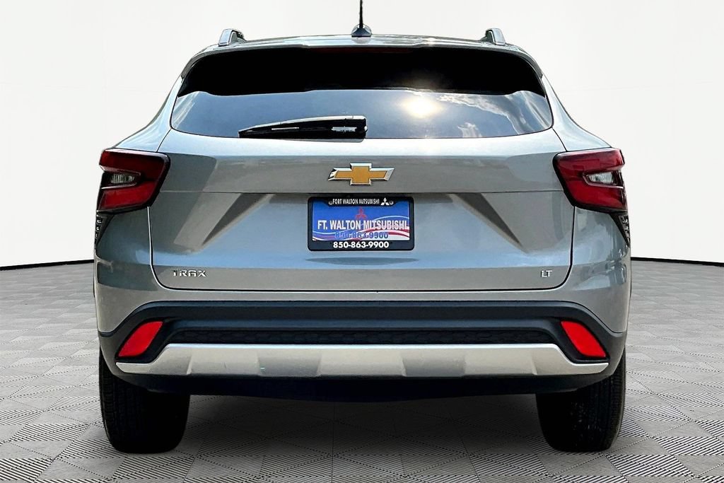 Used 2025 Chevrolet Trax LT w/ LT Convenience Package FWD image 6