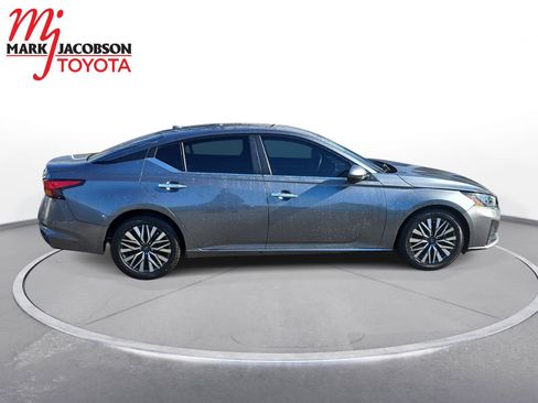 Used 2023 Nissan Altima 2.5 SV image 6