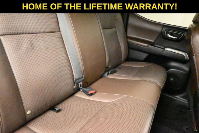 Used 2016 Toyota Tacoma Limited w/ Towing Package AWD/4WD image 36