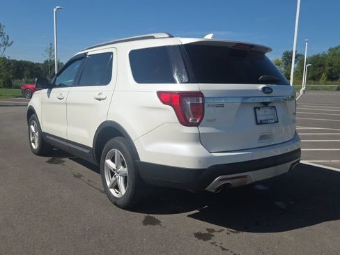 Used 2016 Ford Explorer XLT w/ Equipment Group 202A AWD/4WD image 15
