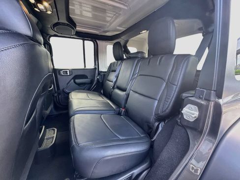 Certified 2023 Jeep Wrangler Unlimited w/ Convenience Group AWD/4WD image 25