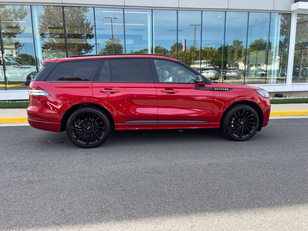 Used 2025 Lincoln Aviator Reserve w/ Equipment Group 201A AWD/4WD image 10
