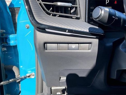 Certified 2025 Nissan Kicks SR image 28