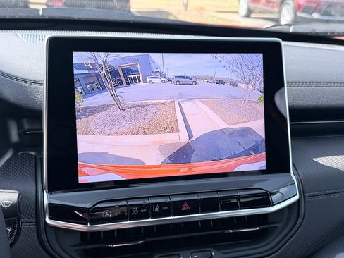 New 2026 Jeep Compass Latitude image 16