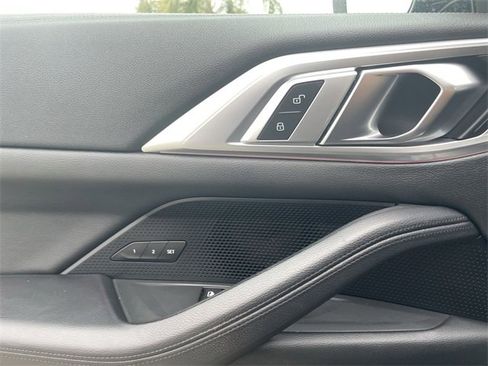 Used 2021 BMW 430i Coupe w/ M Sport Package image 23