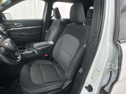 Used 2019 Ford Explorer XLT w/ Equipment Group 201A image 10