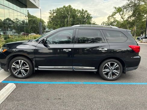 Used 2017 Nissan Pathfinder Platinum AWD/4WD image 4