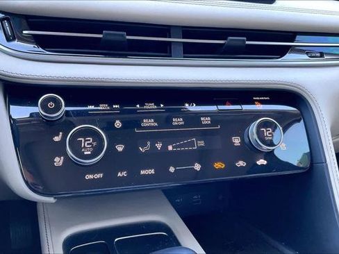 Used 2023 INFINITI QX60 Sensory w/ Vision Package AWD/4WD image 32