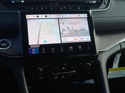 New 2025 Jeep Grand Cherokee Limited w/ Trailer Tow Package image 47